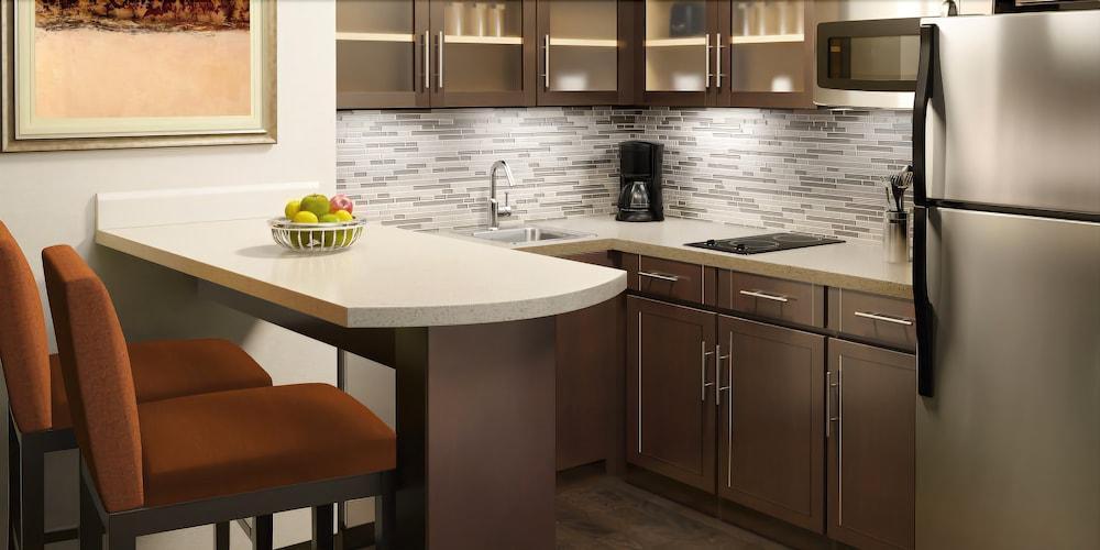 Staybridge Suites Dearborn By Ihg Екстер'єр фото